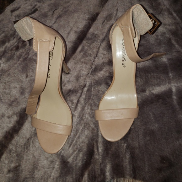 Breckelle's shoes size 6 nude - Picture 6 of 7
